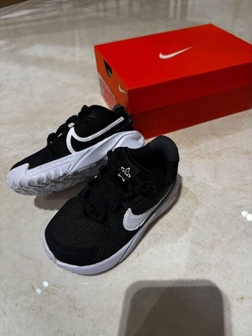 Shoes / Size 7C / 23.5 EURO / UK 6.5